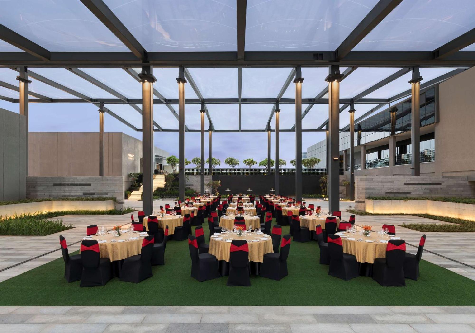 Hilton Garden Inn Bengaluru Embassy Manyata Business Park Esterno foto